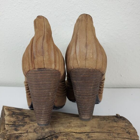 Vince camuto burnished dark tan pleated booties - Picture 5 of 8